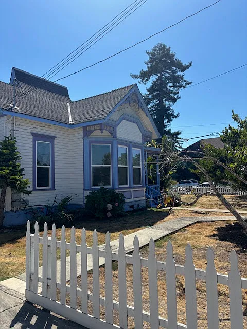 4 bed, 1110 sqft, $6,050 — Photo 3