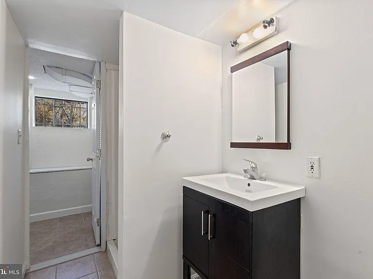 Basement (bathroom)
