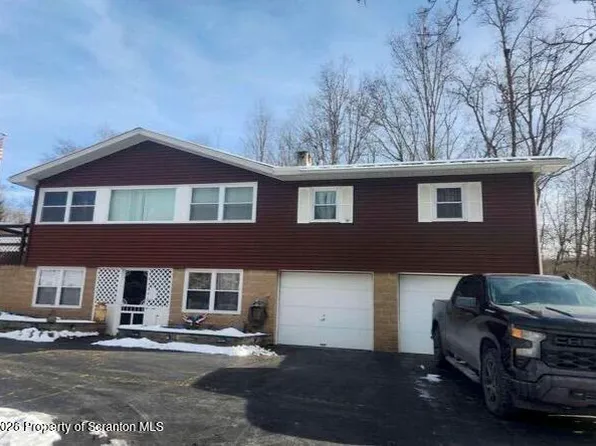 374 Country Rd, Falls, PA 18615