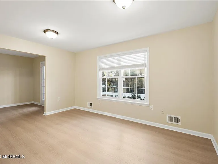 203 Wellington Pl — Photo 7