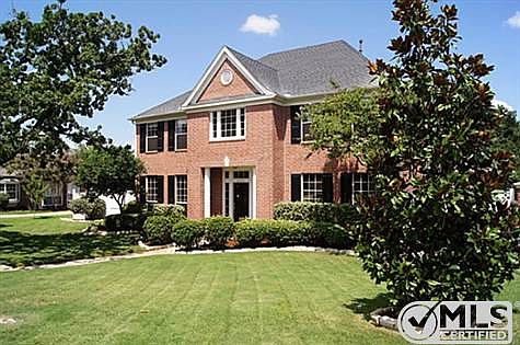 2nd image of 685 Oak Hill Dr