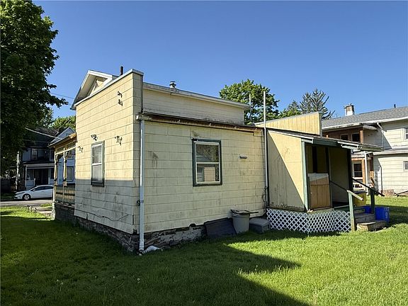 3rd image of 254 W Hudson St