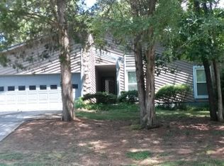 10018 Silver Lake Ct, Charlotte, NC 28277