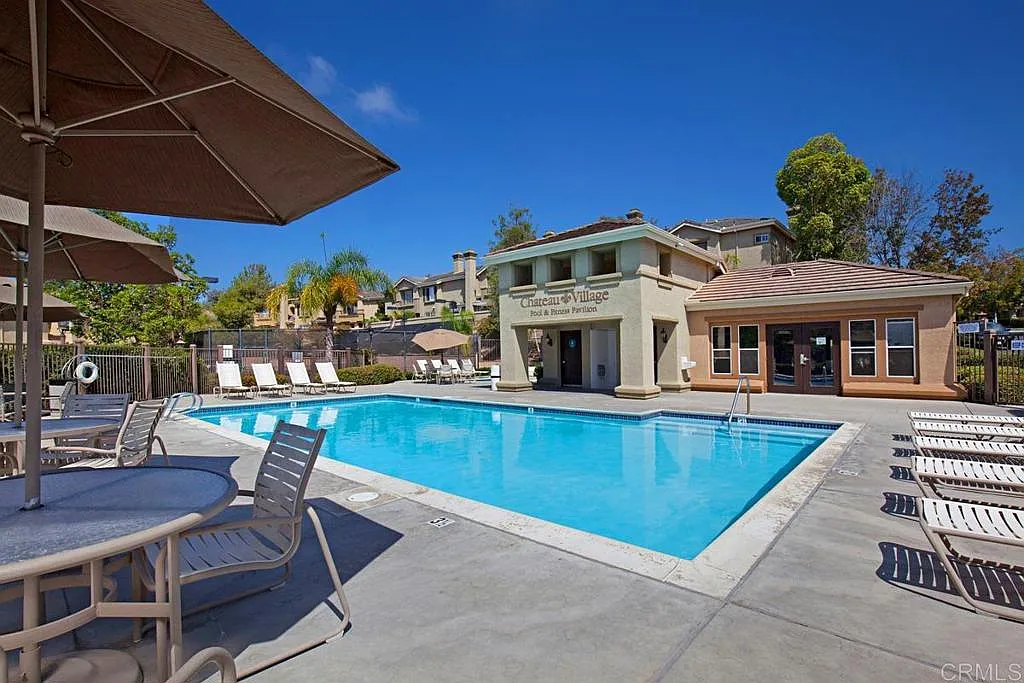 4 bed, 2.5 bath, 1701 sqft, $5,550 — Photo 1