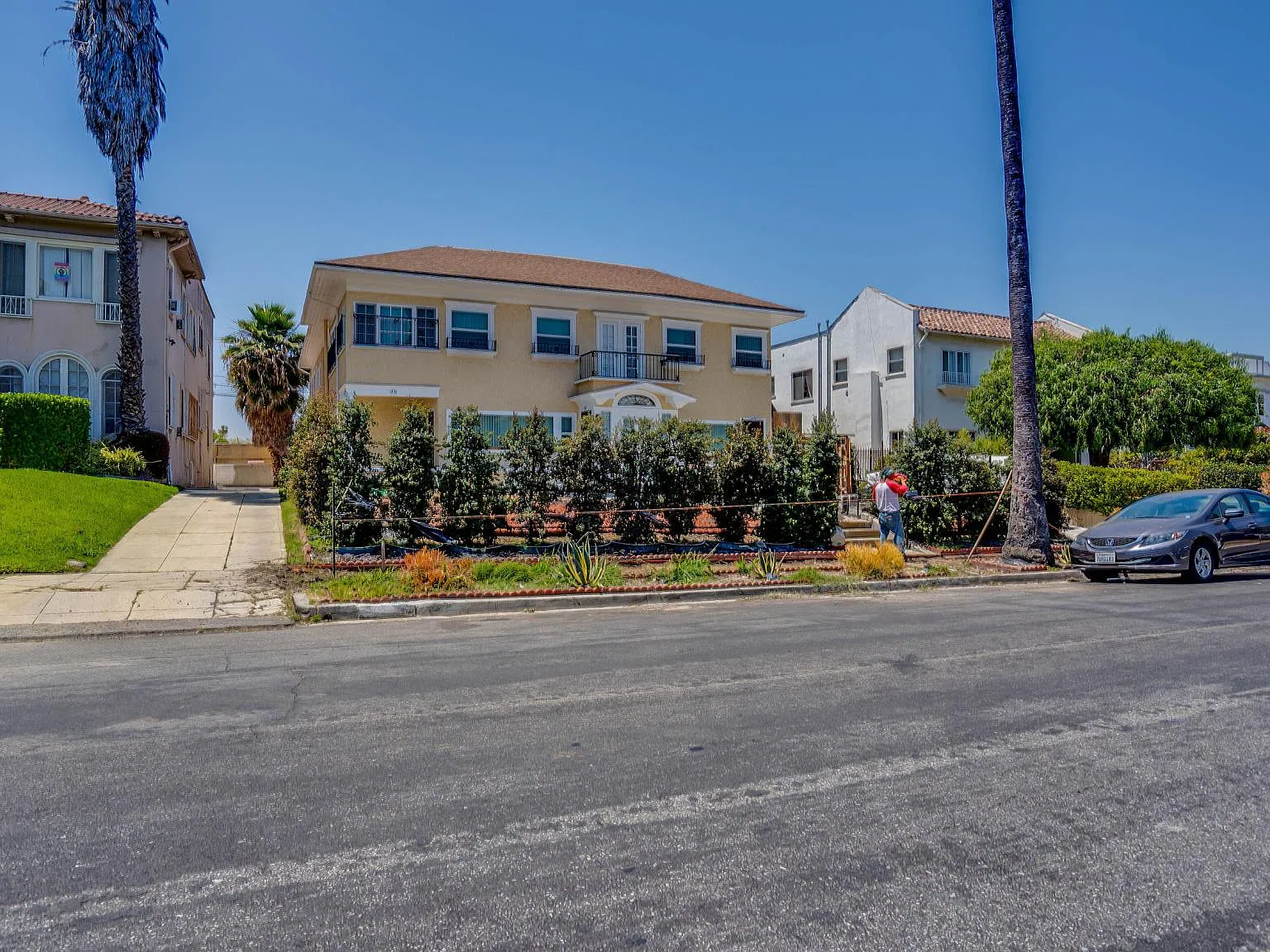 3 bed, 1200 sqft, $3,200 — Photo 1