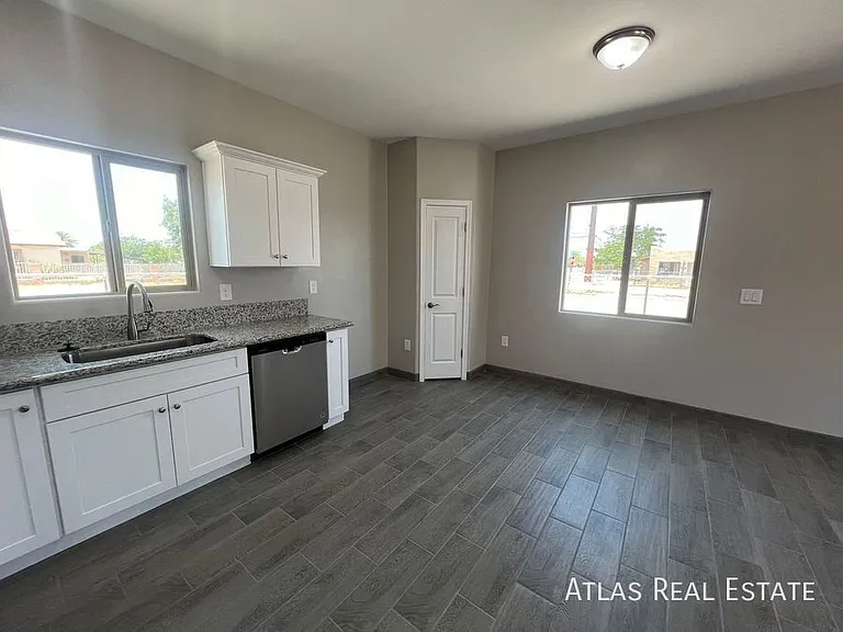 808 E 35th St #1 — Photo 5