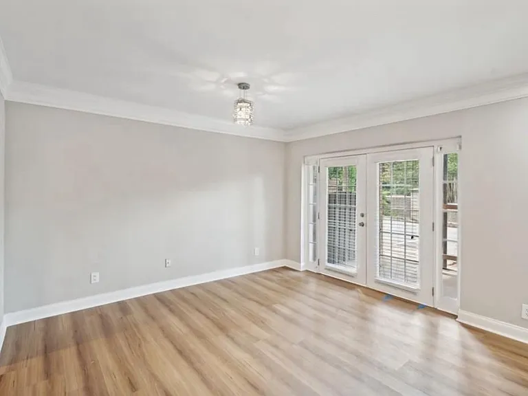 6980 Roswell Rd #B14 — Photo 6