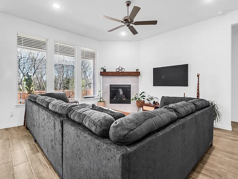 8117 Lindheimer Ln — Photo 7