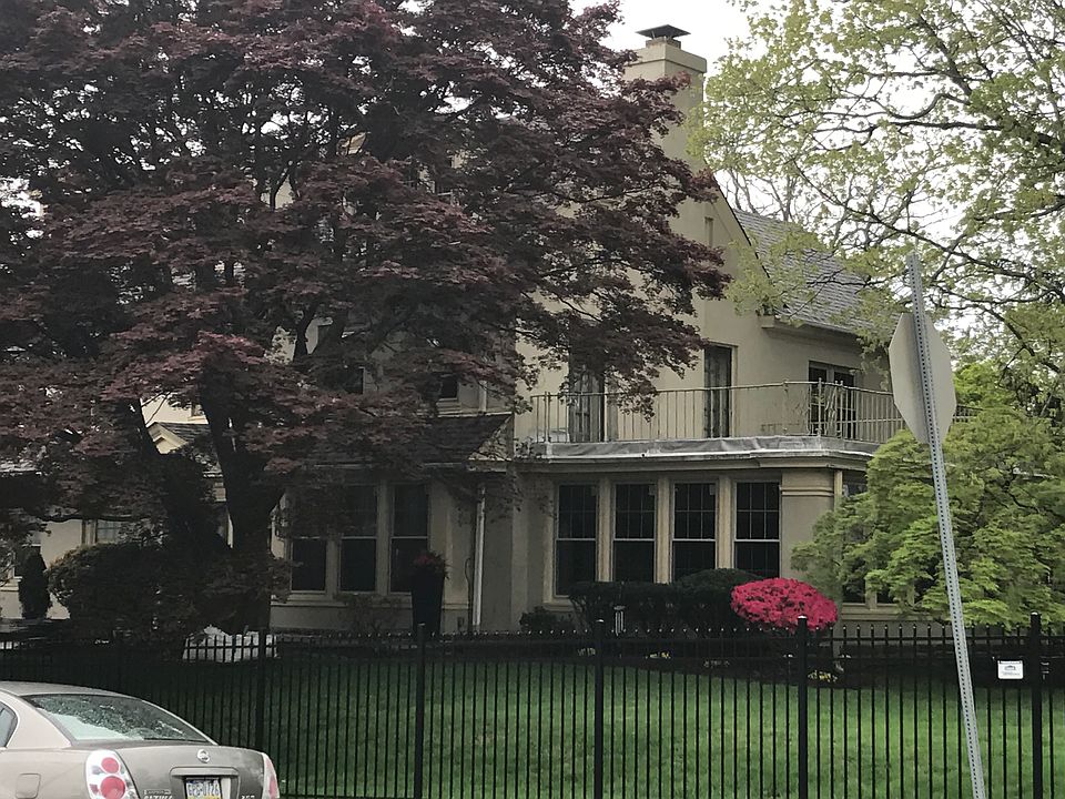 1st image of 6400 Woodbine Ave