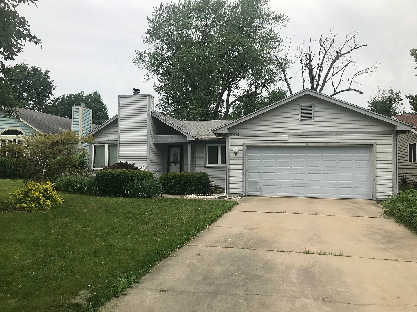 904 W Wascher Dr photo 1