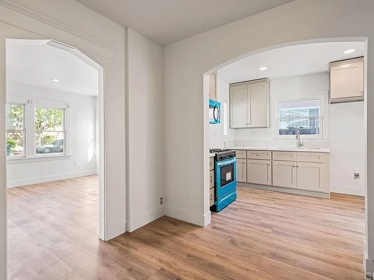 728 E Palmer Ave — Photo 7
