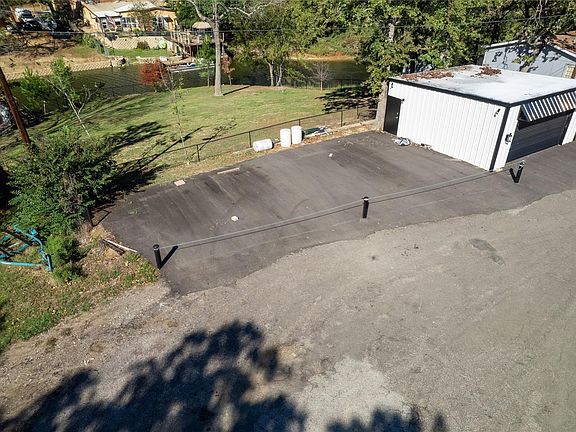 5th image of 195 Lake Creek Dr