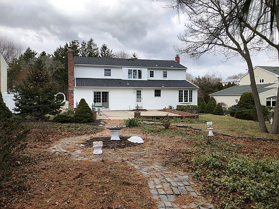 5th image of 48 Sandy Hollow Dr