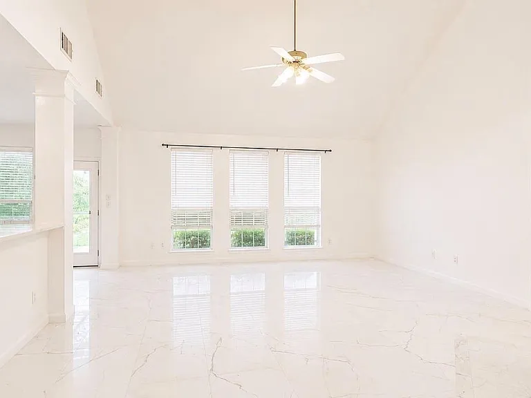 423 Blossomwood Dr — Photo 9