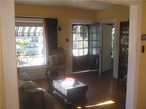 5th image of 4577 Wilson Ave