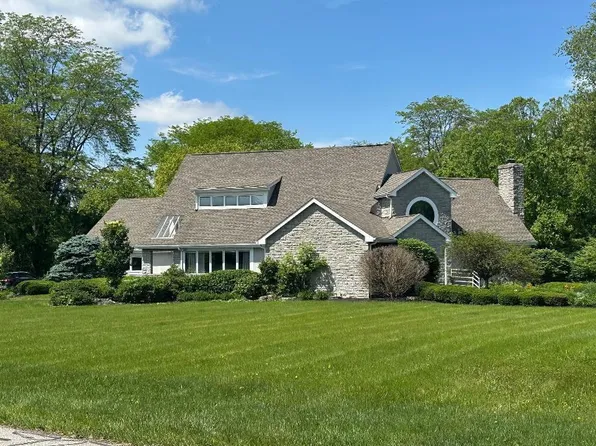 2323 Colts Neck Rd, Blacklick, OH 43004