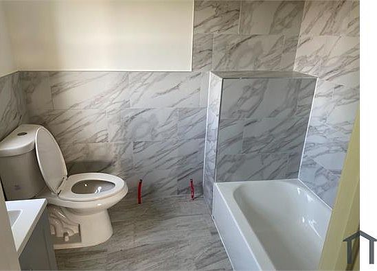 5th image of 215 Edwards Pl Floor 3