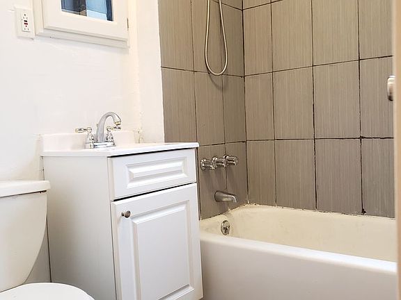 5th image of 2027 Pacific St #4B