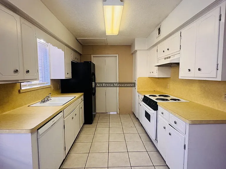 331 Pinchback Rd — Photo 7