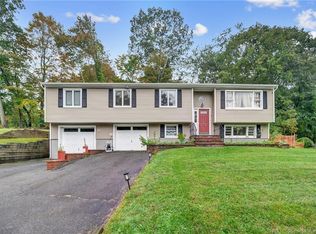 8 Ward Dr, Danbury, CT 06810