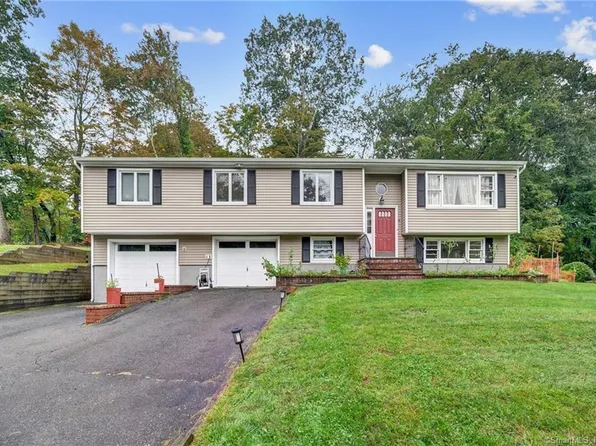 8 Ward Drive, Danbury, CT 06810