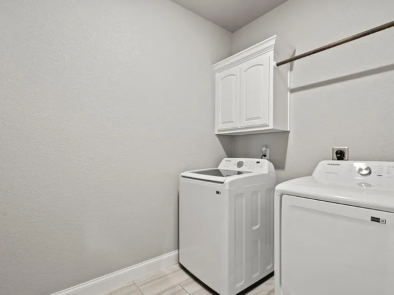 3502 SW Brittany Rd — Photo 9