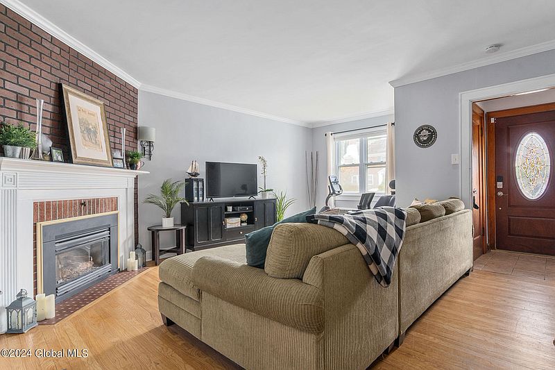 2nd image of 19 Home Avenue