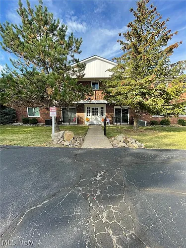 71 E Sprague Rd #8 Photo 1