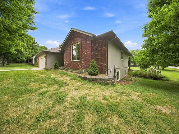 2nd image of 514 S Farm Road 193