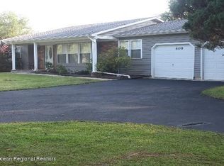 409 Stillwells Corner Rd, Freehold, NJ 07728