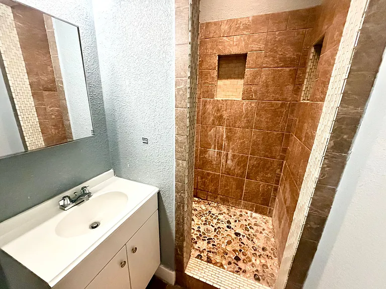 613 Garland Ave — Photo 5