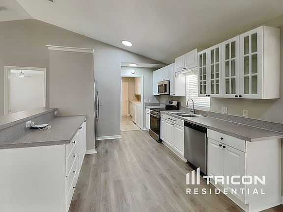 5th image of 413 Glenwood Ave