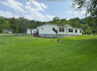 195 Jason Ln, Leon, WV 25123