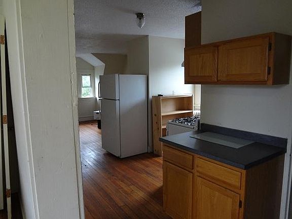 3rd image of 65 Edgewood Ave #3-2