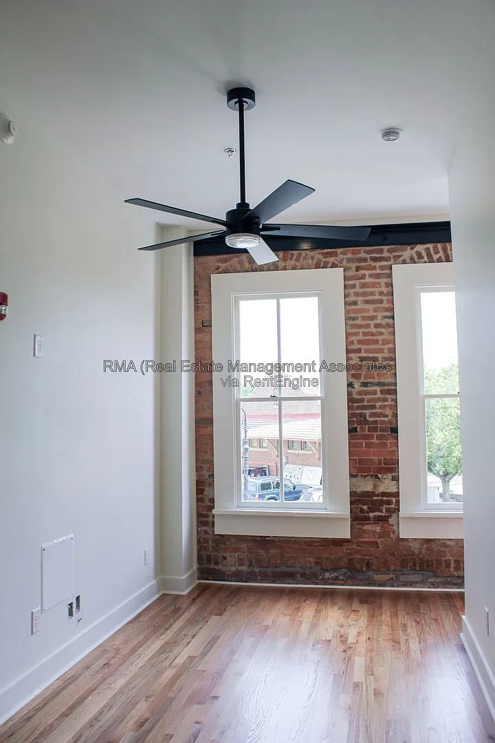 1 bed, 1.0 bath, 441 sqft, $1,200 — Photo 2