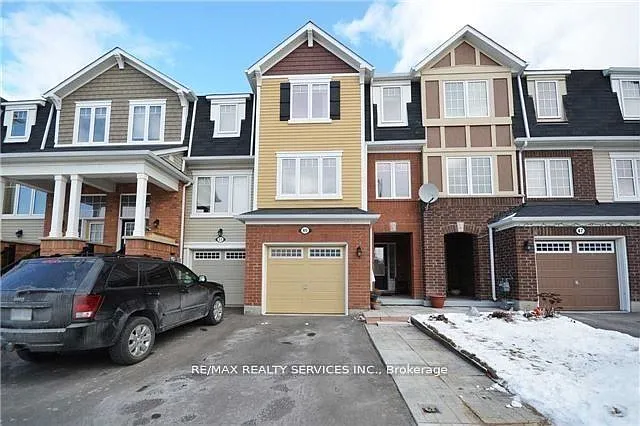 Photo 1 of 6 - 49 Mercedes Rd - Brampton, ON Primary Photo - 49 Mercedes Rd