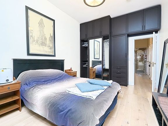 4th image of 406 W 46th St #C2