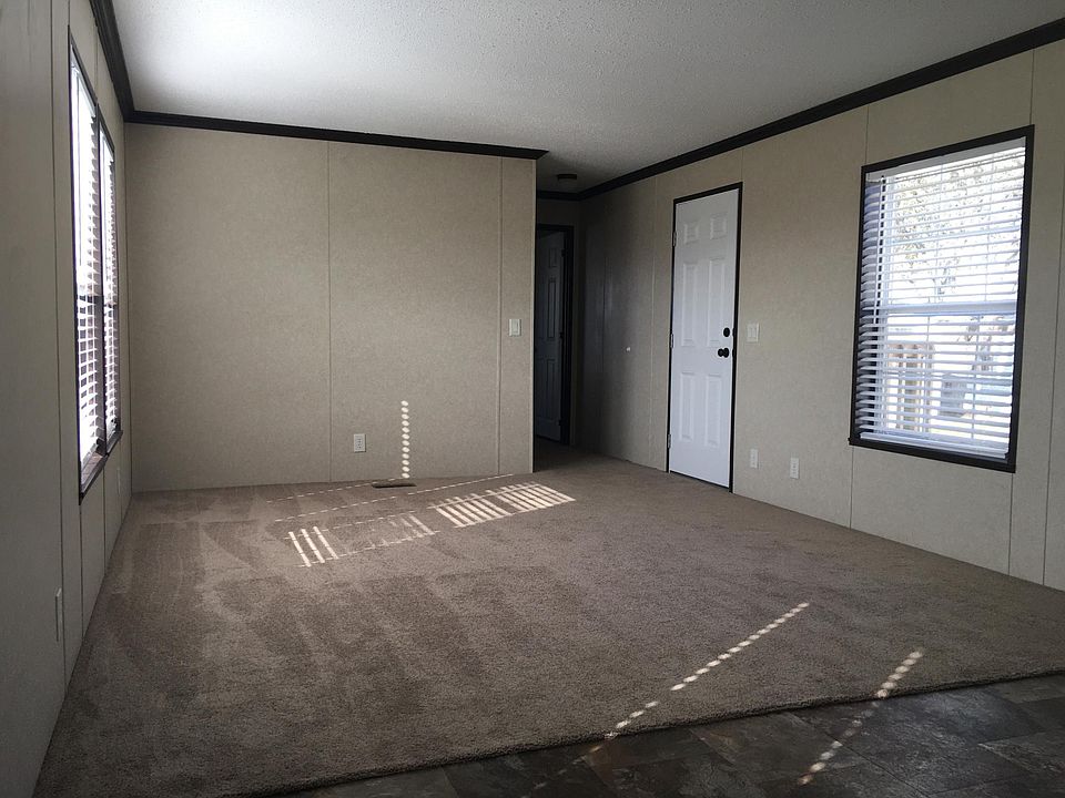 2nd image of 1222 Pinoak Ln