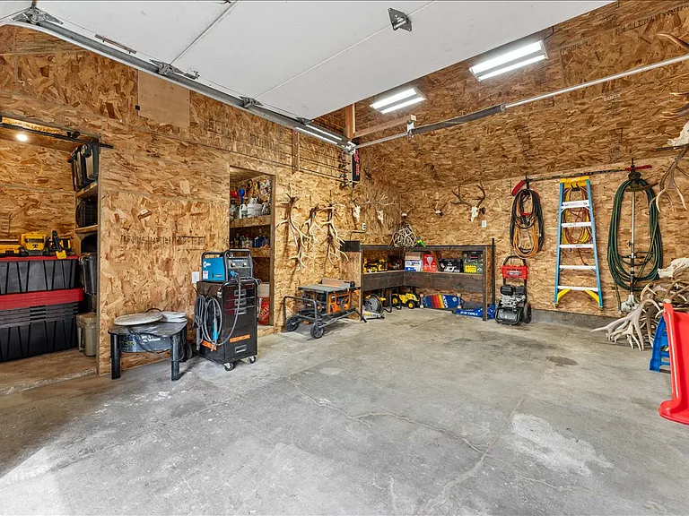 114 Cherry St NW — Photo 33