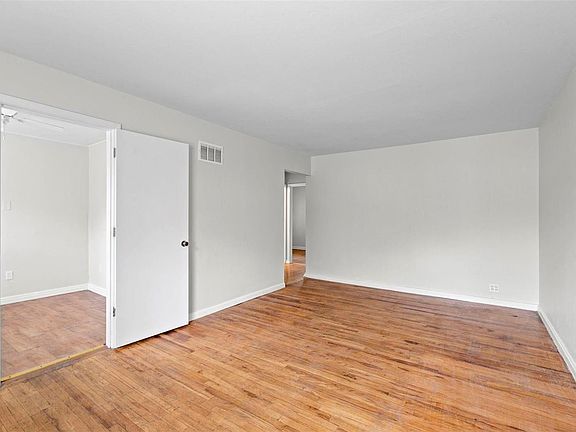 3rd image of 7467 Sharon Dr
