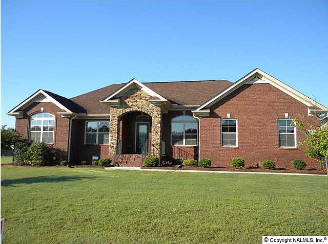 1st image of 116 Laurel Bend Dr