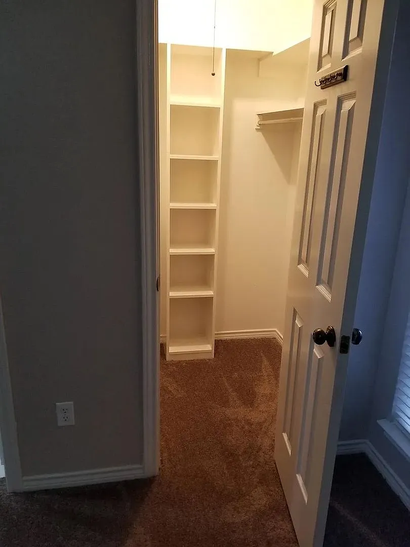 Room in 2 Bedroom Home in Richardson — Photo 4