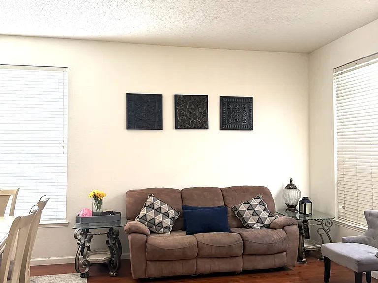 317 Trailwood Dr — Photo 3