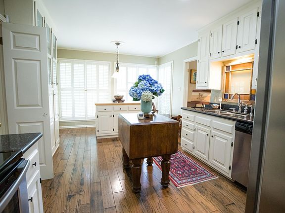 5th image of 905 Dogwood Cv