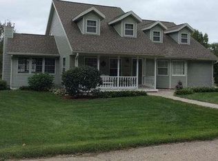 2940 Bayshore Dr N, La Crosse, WI 54603