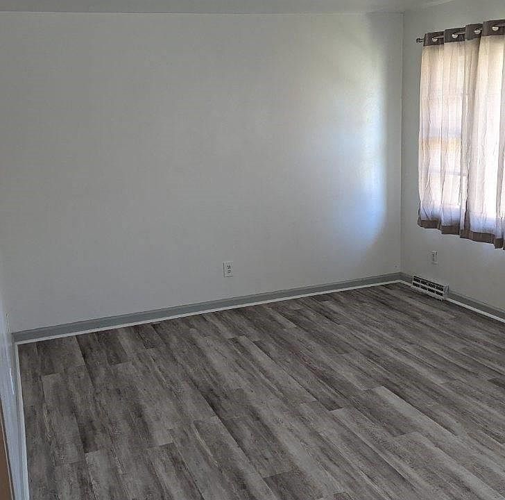 2nd image of 2444 Meadowbrook Rd NW