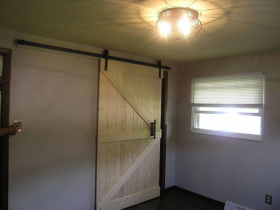 5th image of 645 Tulip Ln