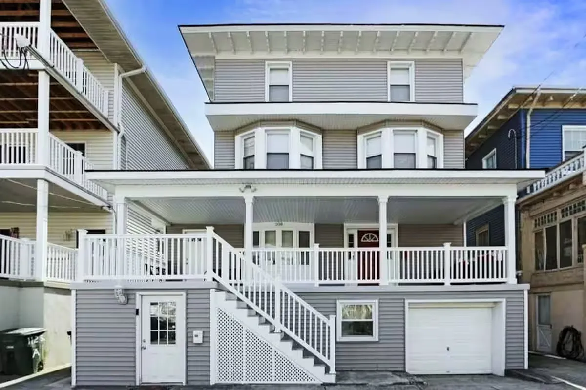11 bed, 3956 sqft, $48,000 — Photo 1