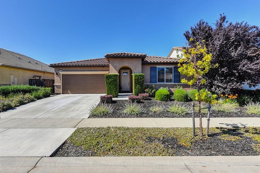 1st image of 8525 Canary Pine Way