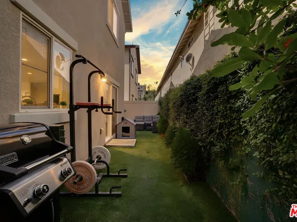 22755 Walnut Park Ln, Santa Clarita, CA 91321